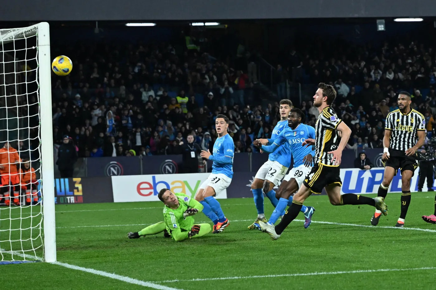 Szczęsny obronił rzut karny i mógł zostać bohaterem, ale jego koledzy "zaspali" [WIDEO]