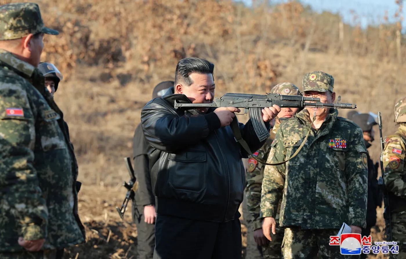 Kim Dzong Un na poligonie. Korea Północna szykuje się do wojny