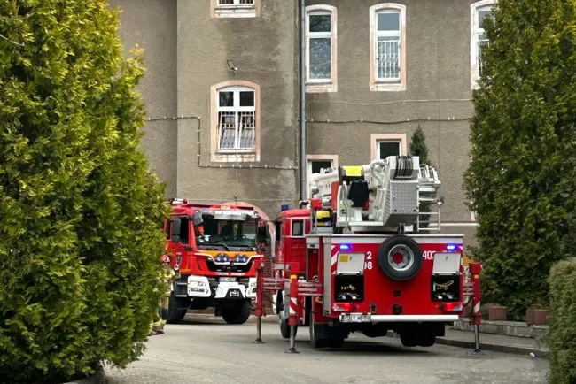Podpalił kurtkę i położył na łóżku. Jedna osoba nie żyje