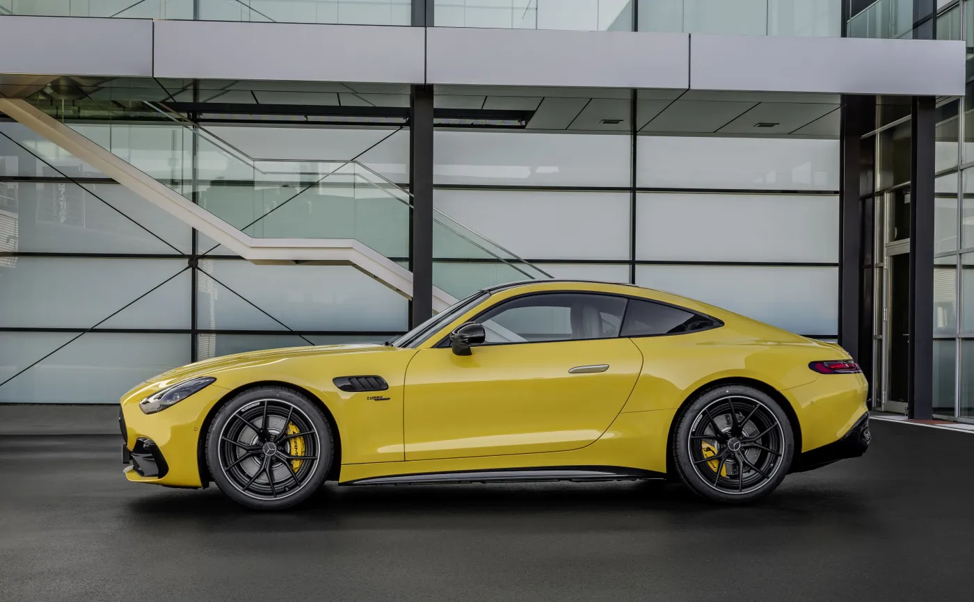 Mercedes-AMG GT ma nowy silnik i rozkręca imprezę