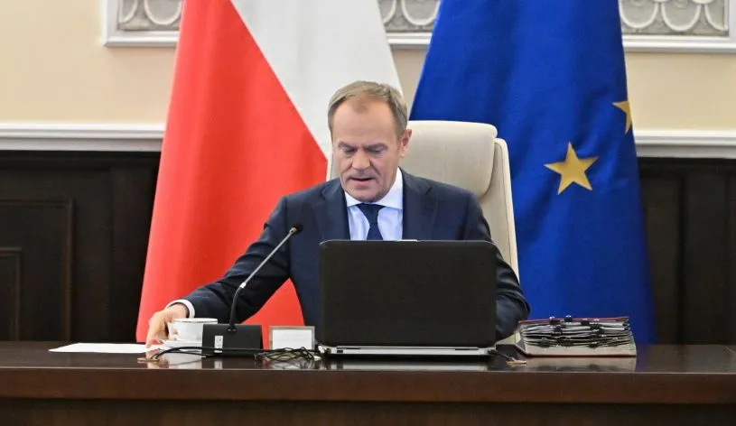 Czy Tusk ma się czym martwić? CBOS spytał o poparcie