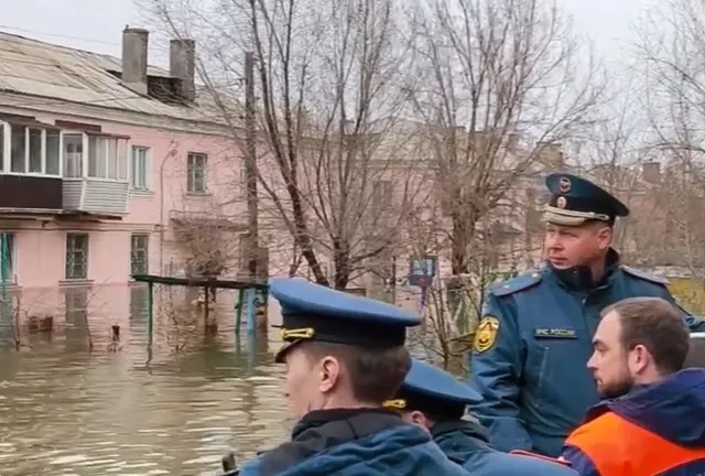 Katastrofa w Orsku. Tysiące domów zalanych po pęknięciu tamy na rzece Ural
