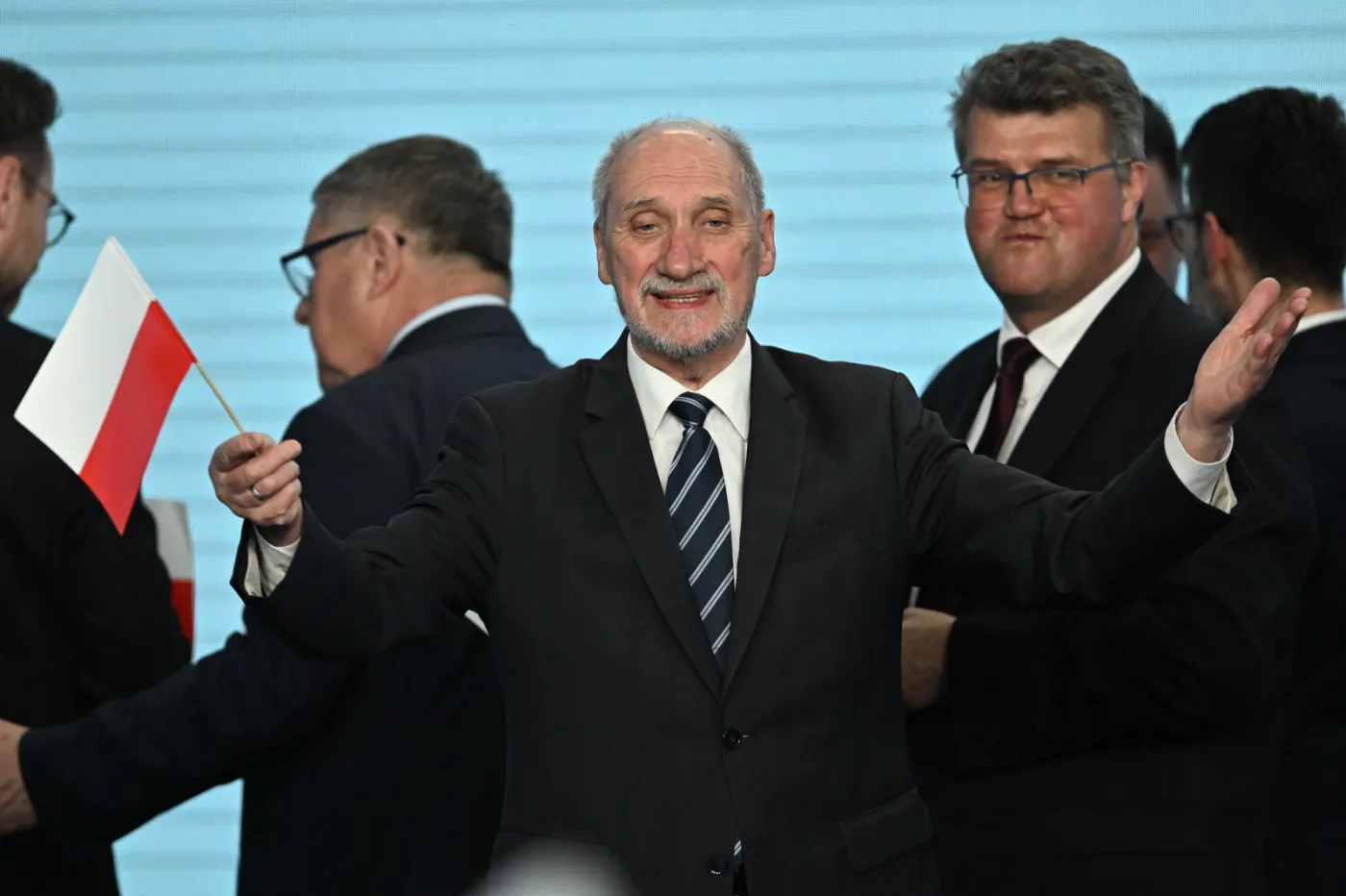 Macierewicz złożył wniosek do prokuratury. Tusk działał przeciwko prezydentowi?