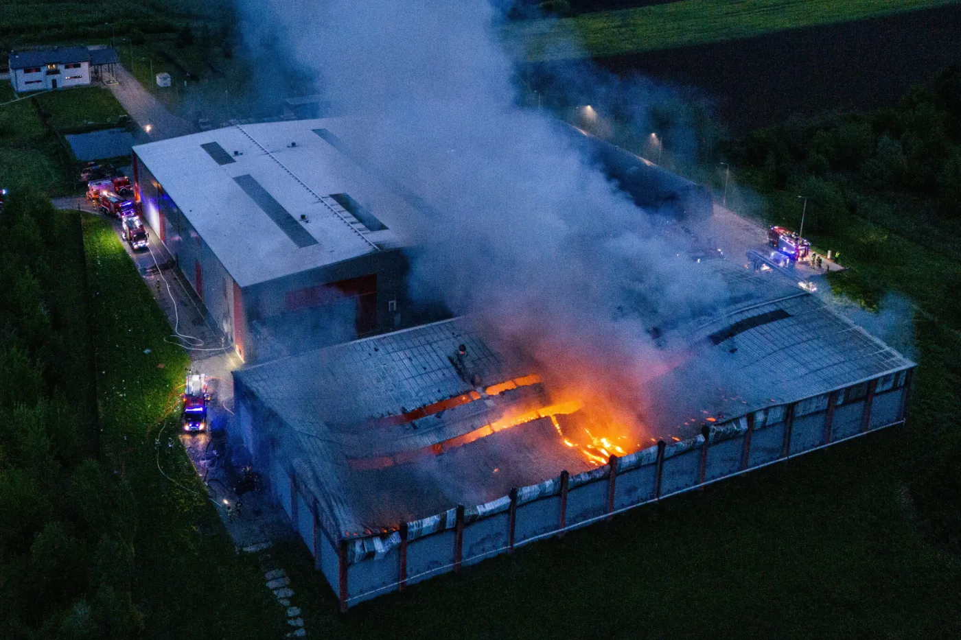 W przemyskiej sortowni śmieci wybuchł pożar