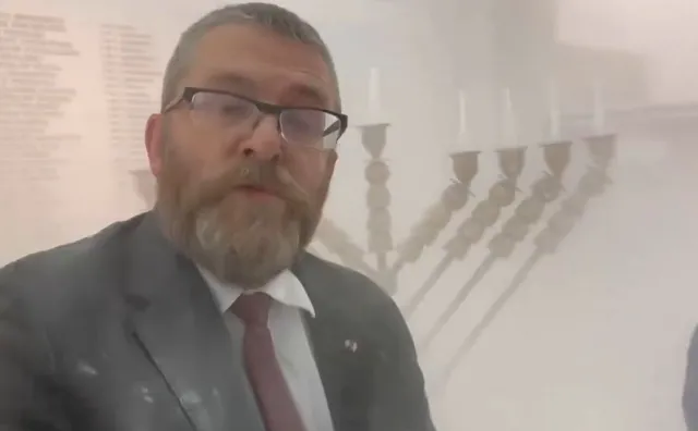 Skandal w Sejmie. Braun wykluczony. Hołownia zapowiedział zawiadomienie prokuratury