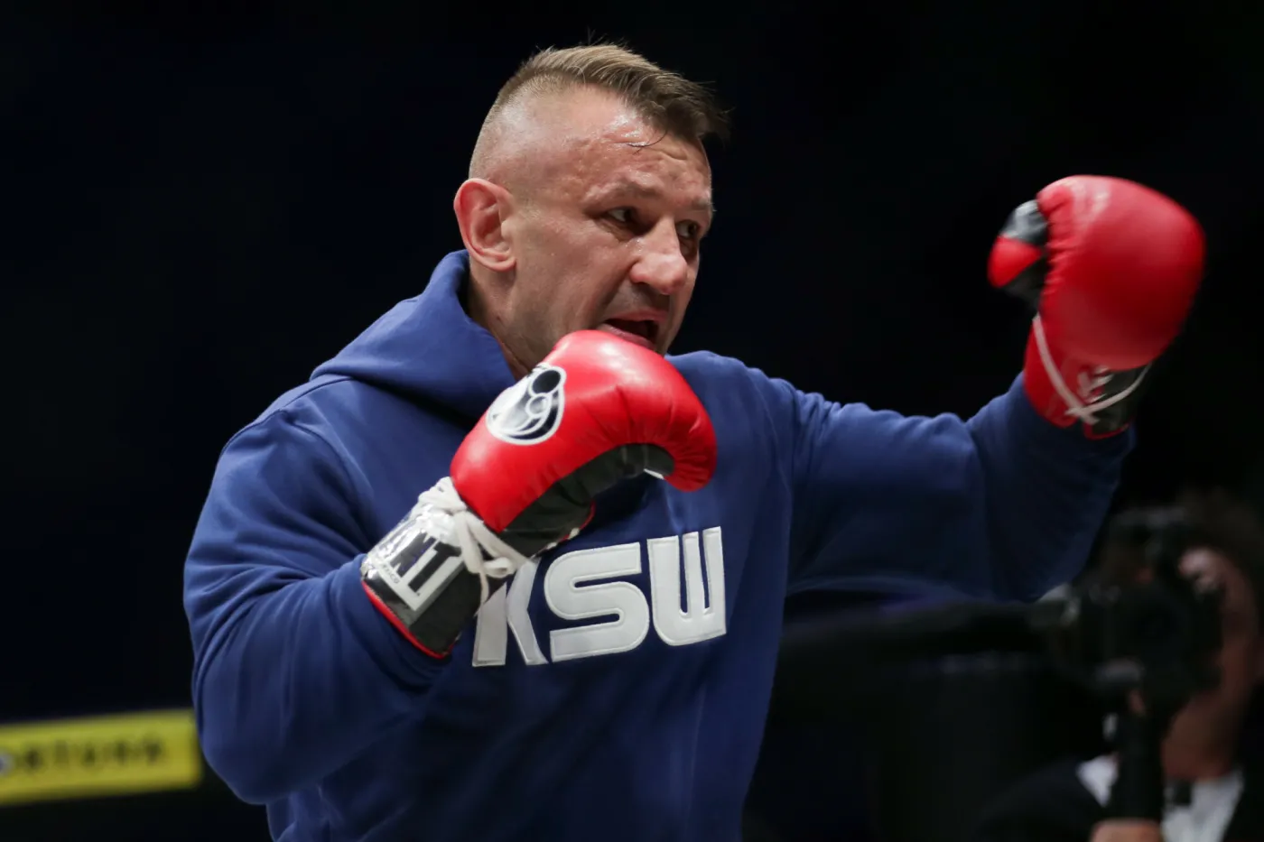 Tomasz Adamek wyproszony z samolotu do USA
