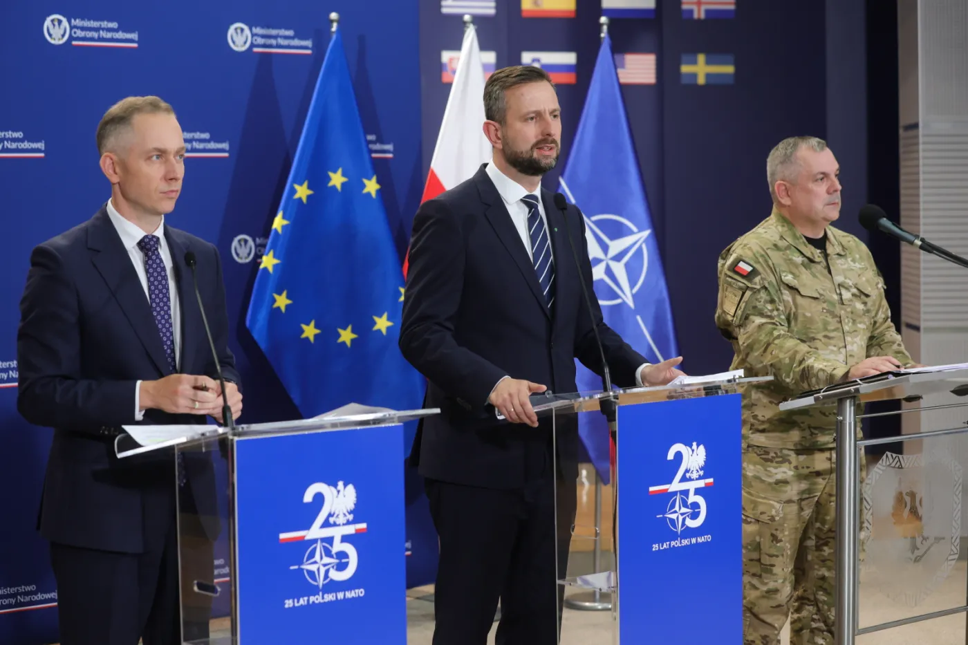 Spięcie podczas konferencji. Szef MON upomniał dziennikarza TVN
