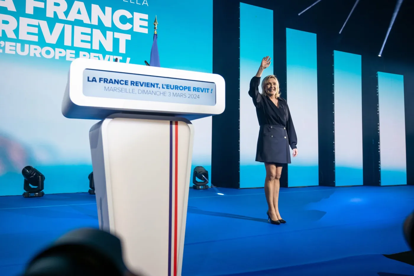 Partia Le Pen przerwała "kordon sanitarny". Czym jest Zjednoczenie Narodowe?