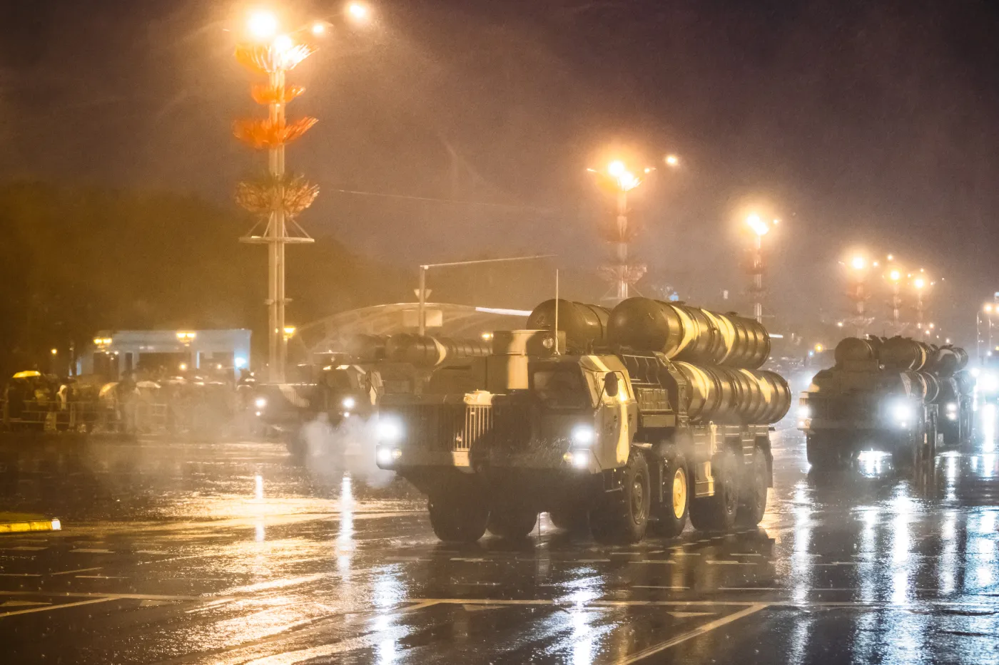 Charków ostrzelany rakietami z systemów S-300