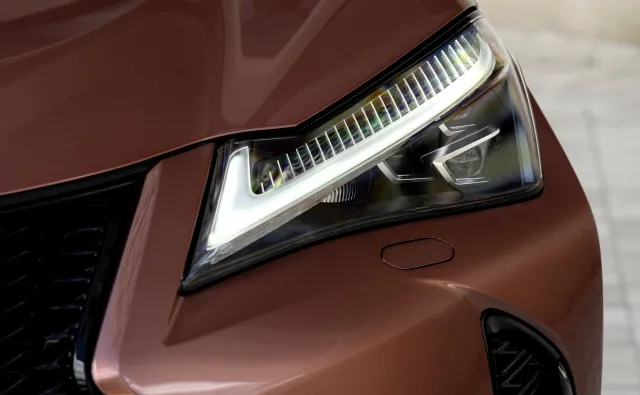 Lexus UX ostro tanieje. Nie tylko cena i silnik 2.0 robią wielką różnicę