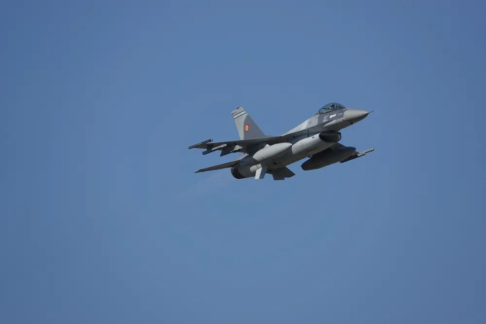 Rosyjski dron wtargnął w przestrzeń powietrzną NATO. Poderwano samoloty F-16