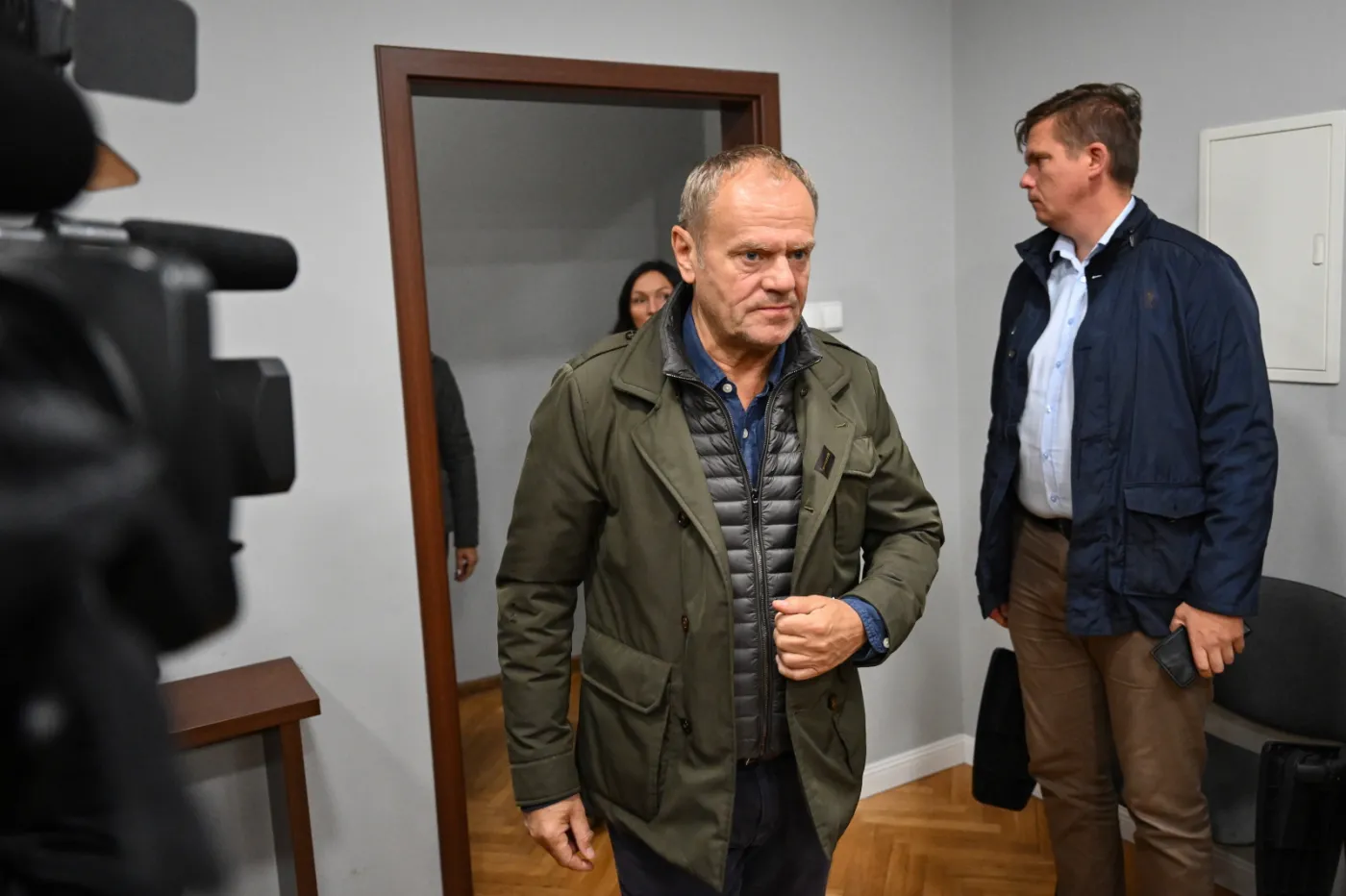 Nagonka PiS na premiera. “Mąż stanu lansuje się z zupką"