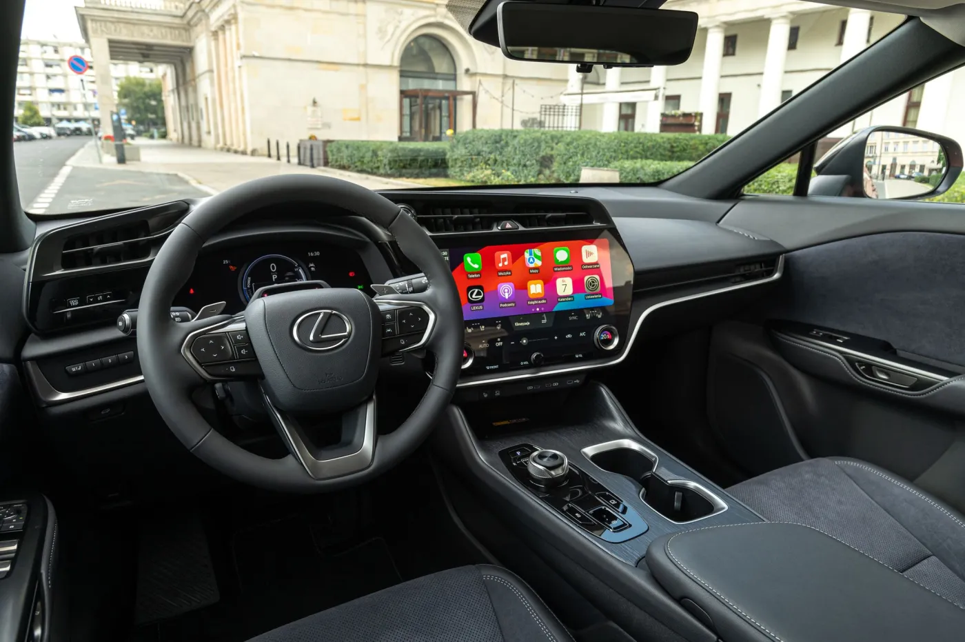 Lexus RZ 300e