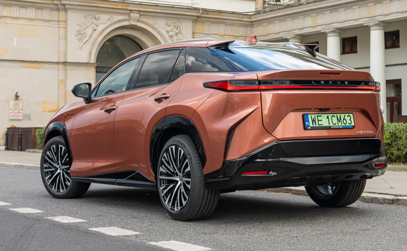 Lexus RZ 300e