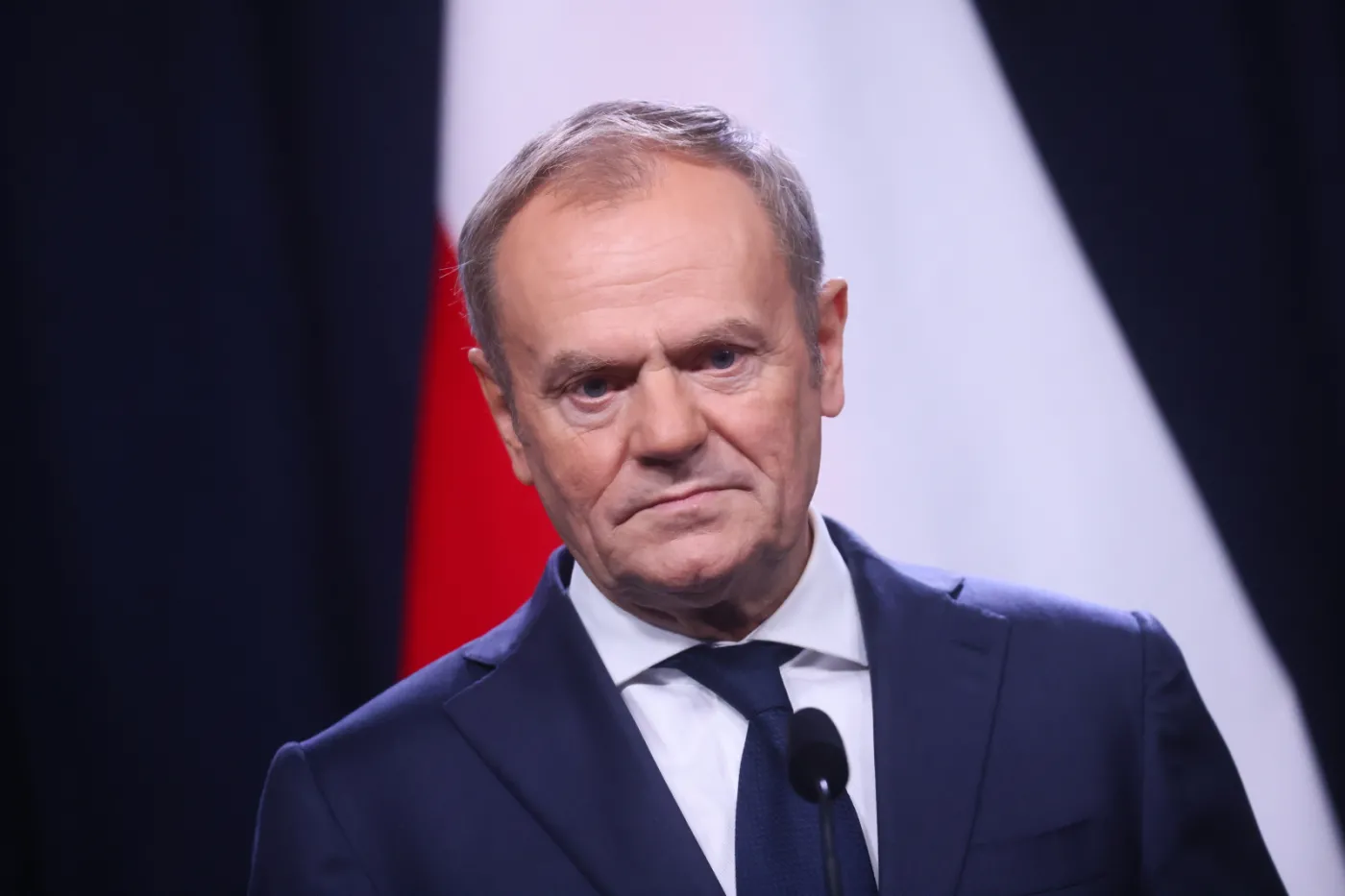 Donald Tusk osamotniony pośród "kulawych kaczek". "Polska nadaje tempo"