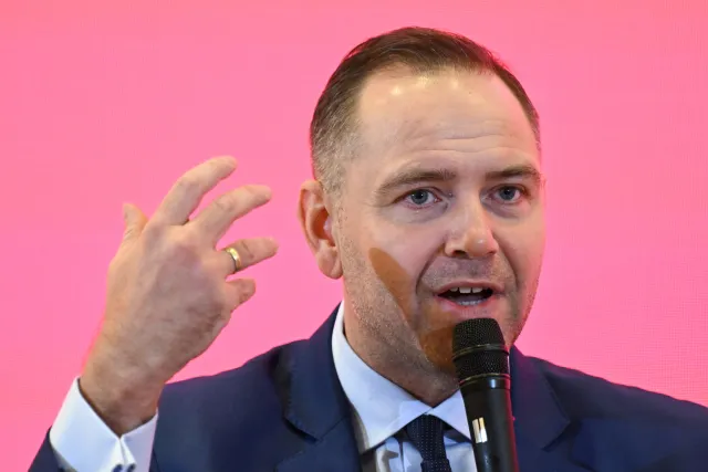 41-letni historyk, szef IPN i były bokser kandydatem wspieranym przez PiS na prezydenta. Oto co o nim wiemy
