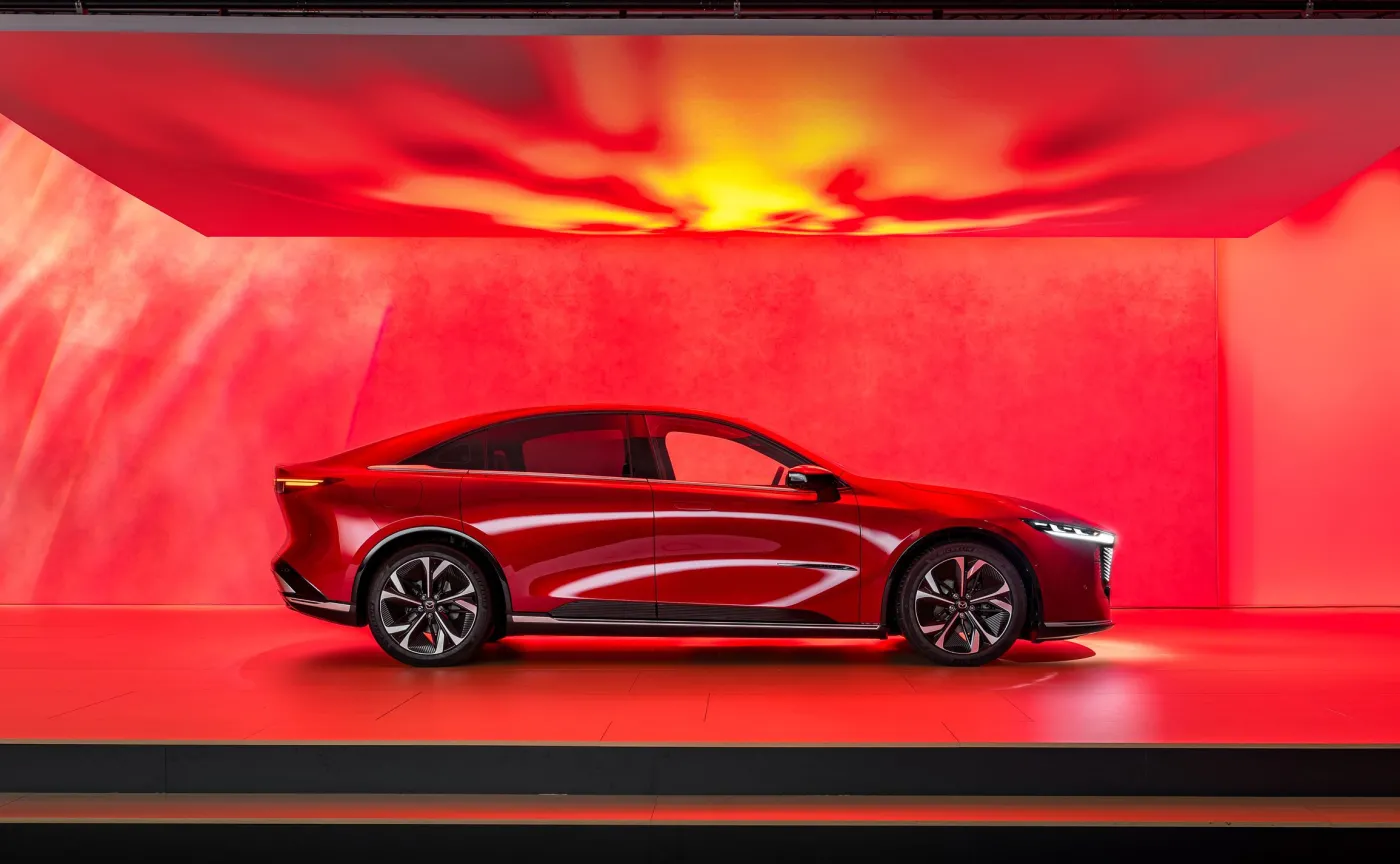 Nowa Mazda 6e