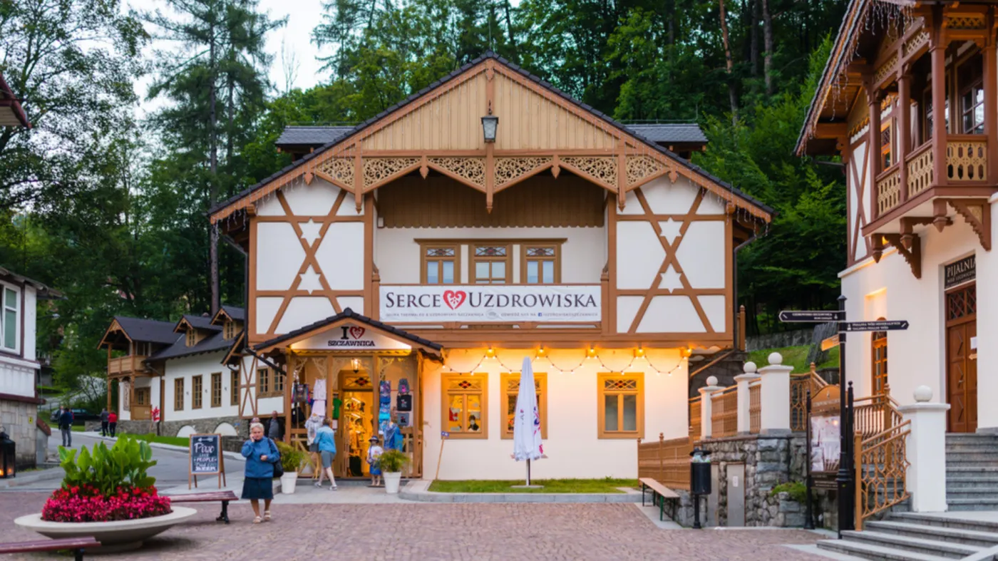 Tańsze pobyty w sanatoriach dla seniorów. Kto i jak może skorzystać?