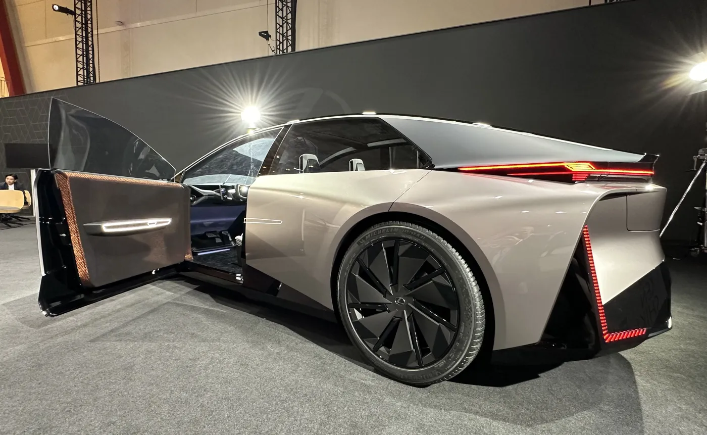 Lexus LF-ZC