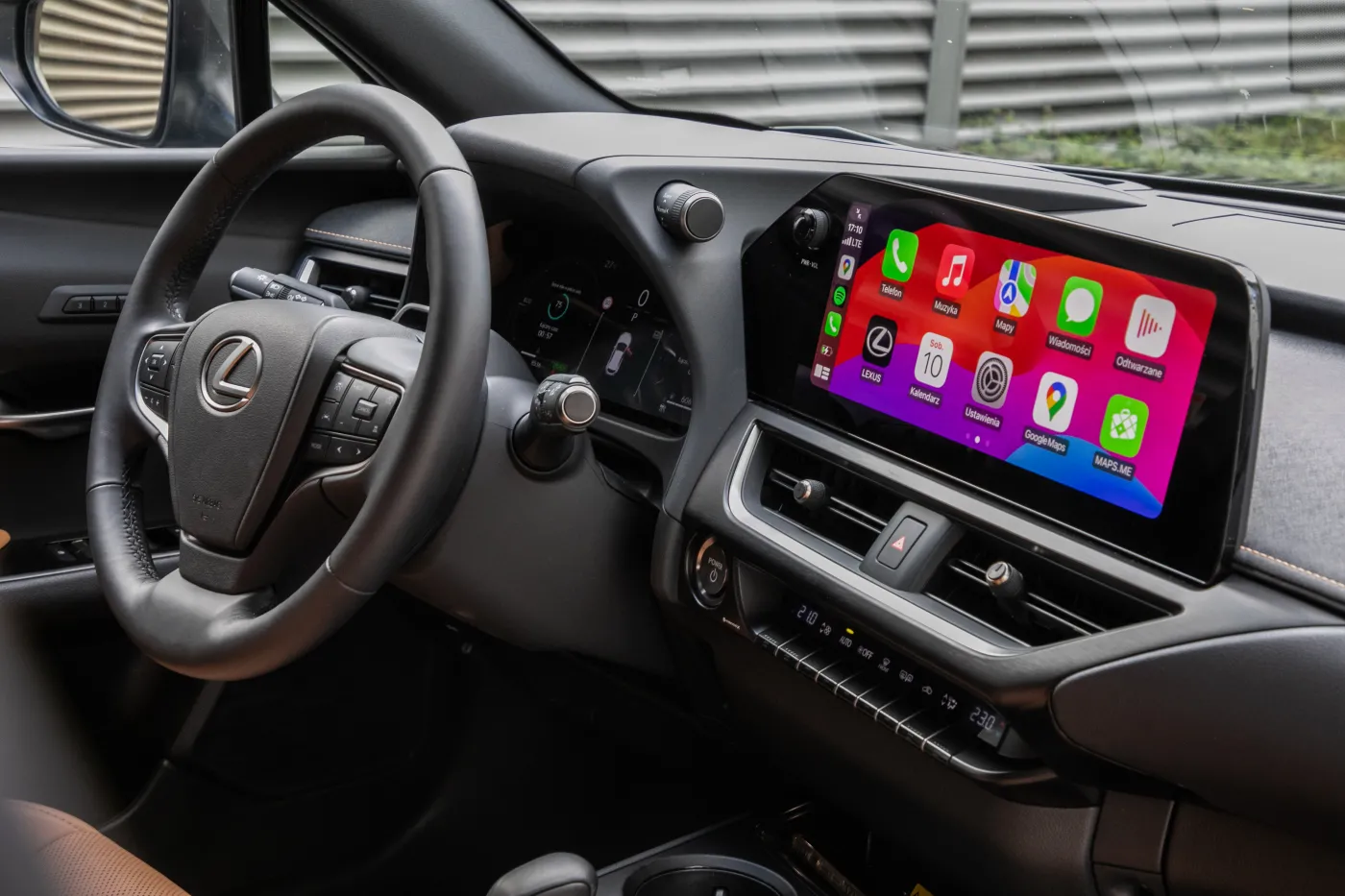 Lexus UX 300h