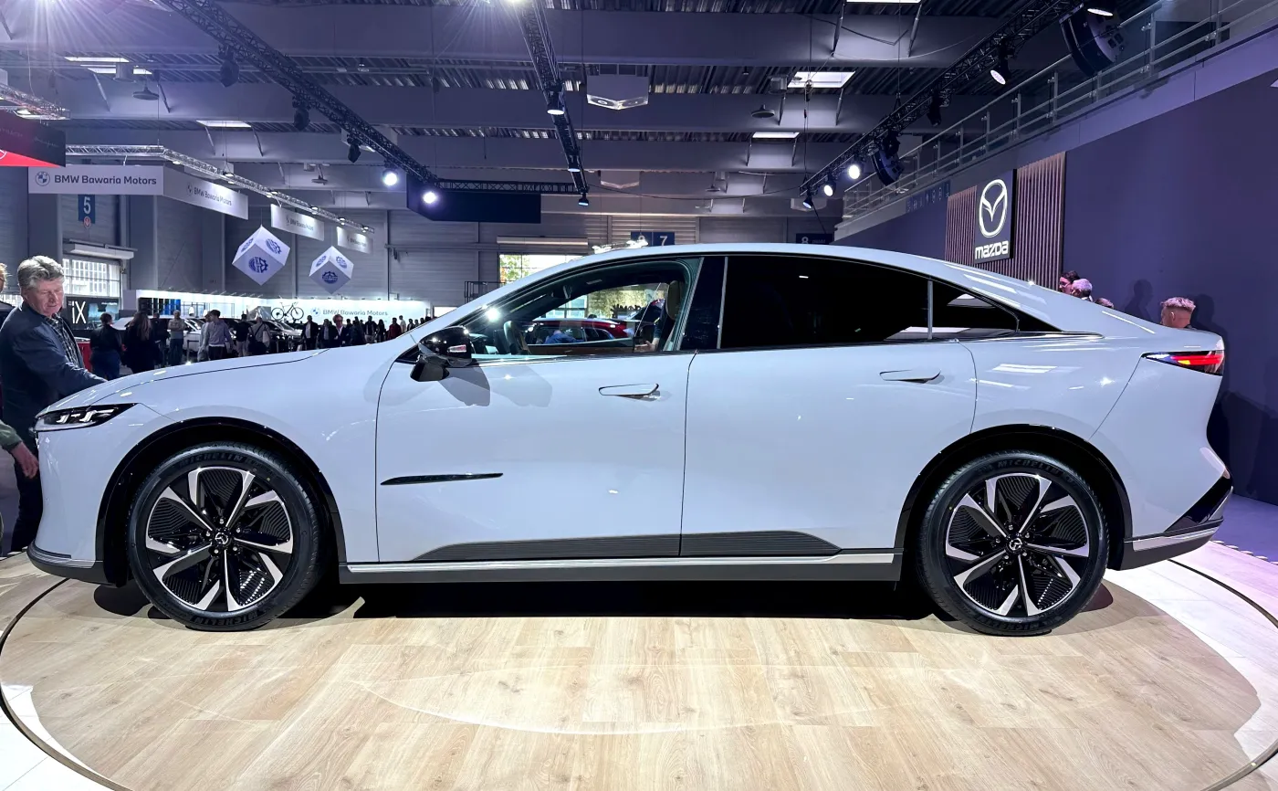 Nowa Mazda 6e