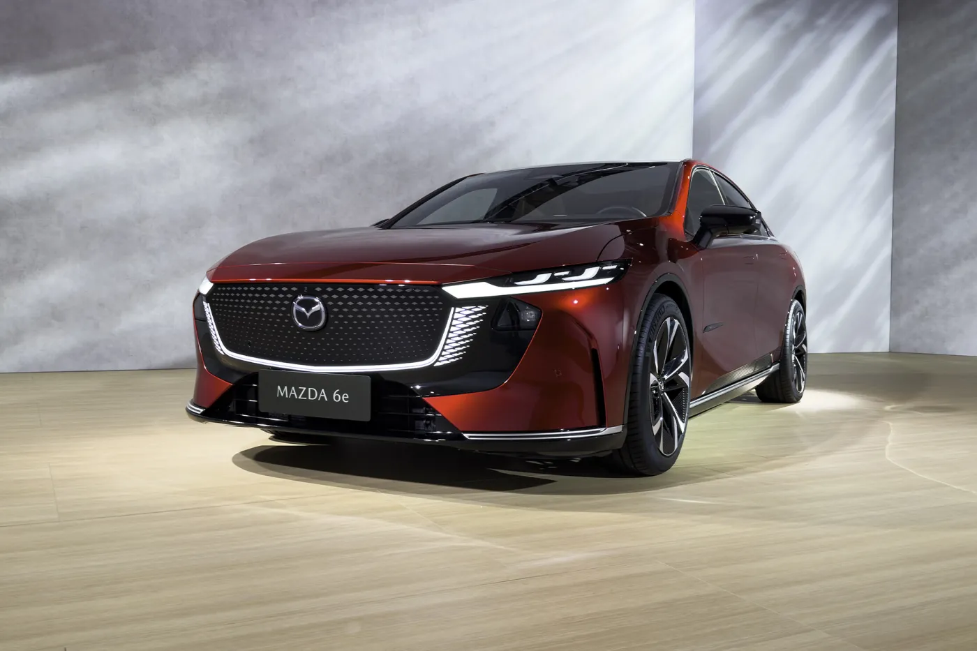 Nowa Mazda 6e