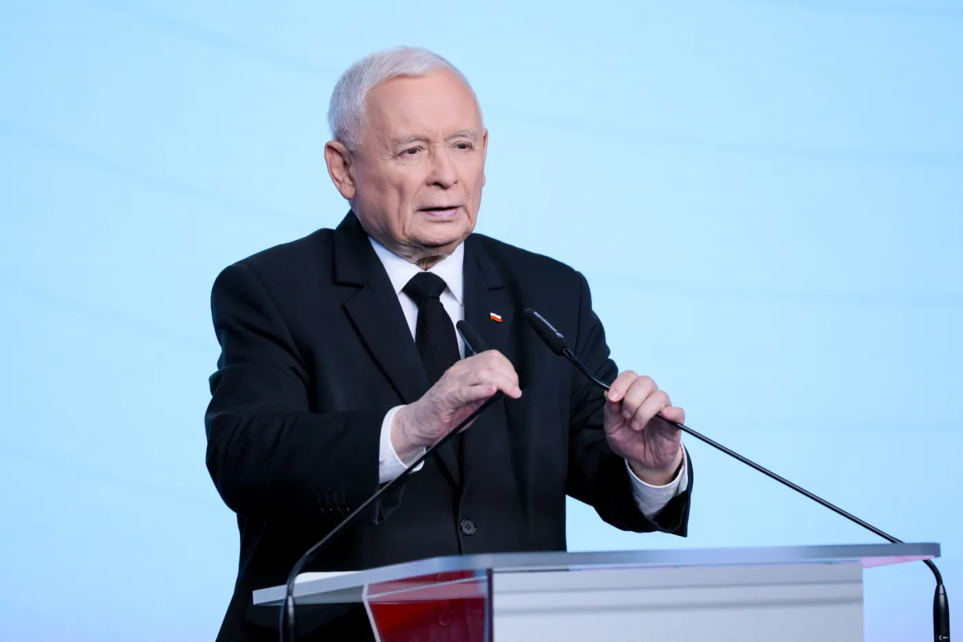 Kaczyński wzywa do utworzenia rządu technicznego. "Klęska demokracji walczącej"