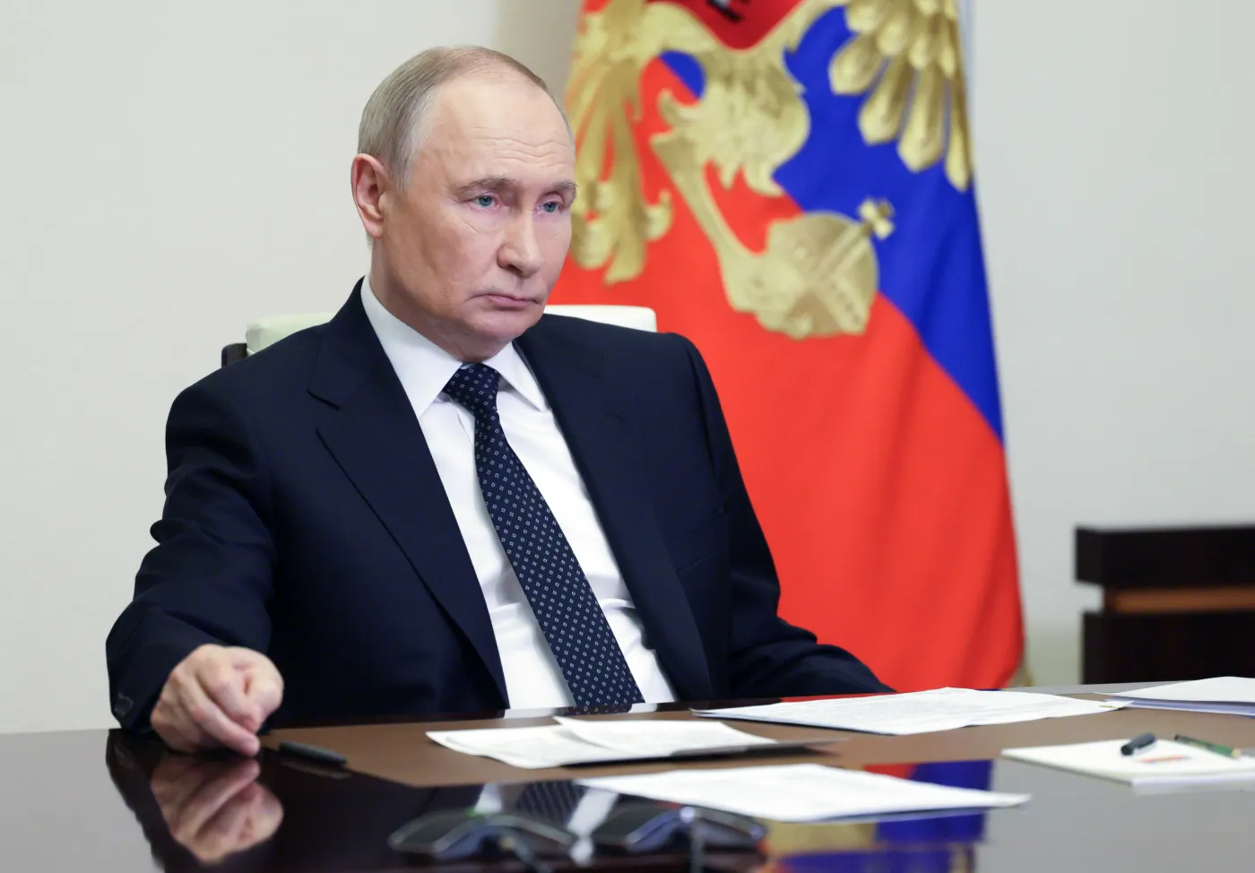 Russian President Putin chairs meeting with members of government
