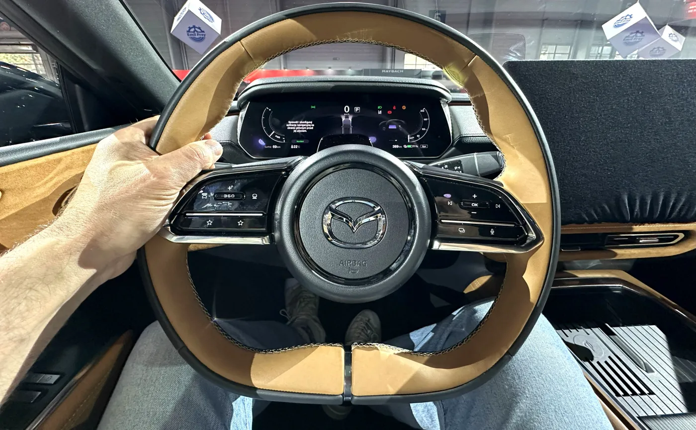 Nowa Mazda 6e