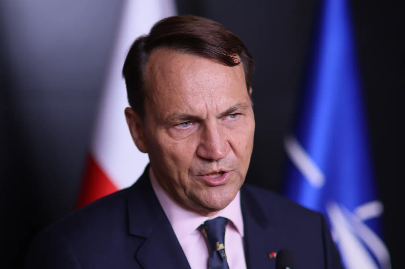 Sikorski: Przez 500 lat nauczyliśmy się traktować groźby Rosji śmiertelnie poważnie