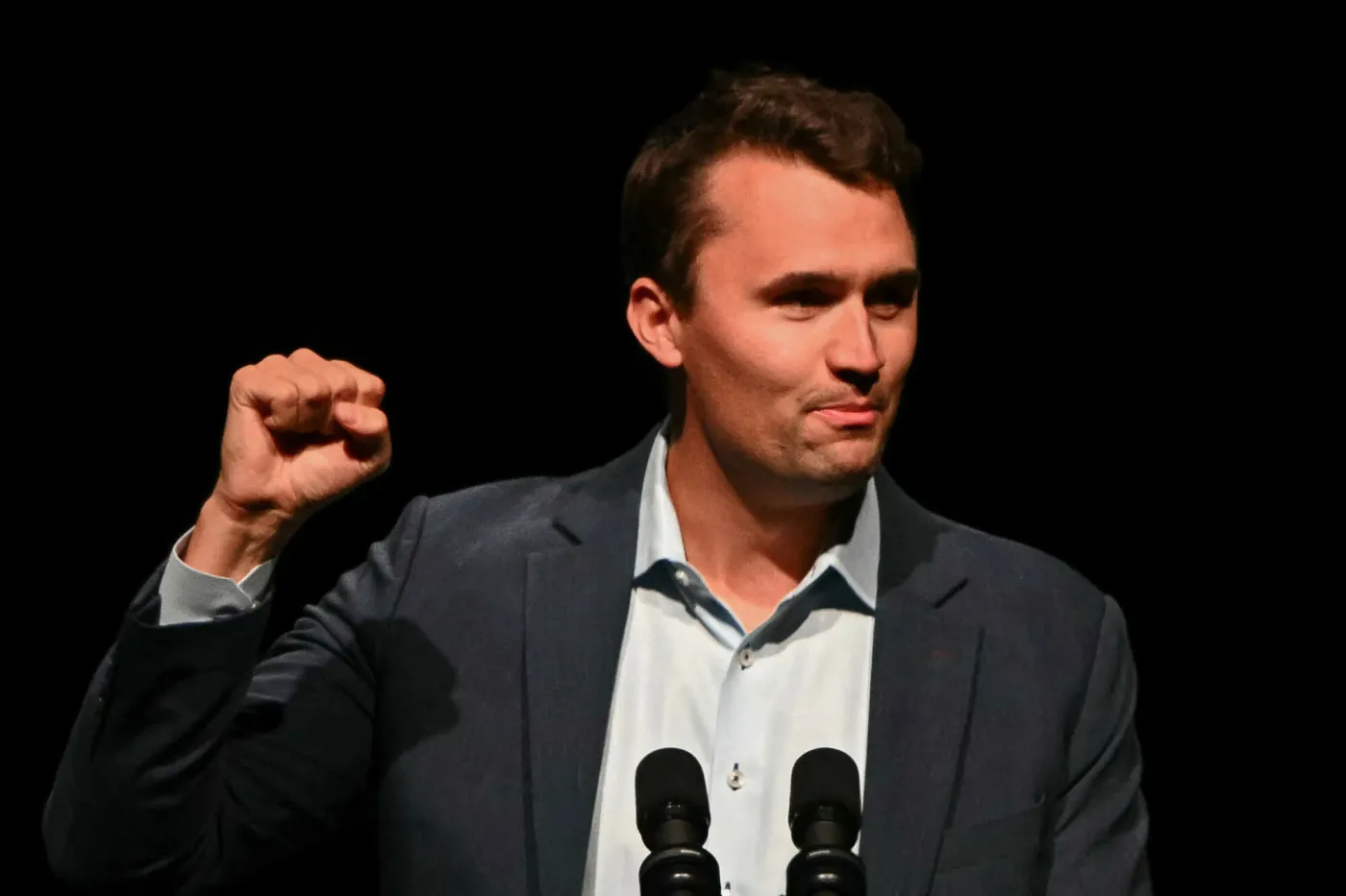 Znany działacz ruchu MAGA postrzelony podczas wystąpienia. Trump wzywa do modlitwy