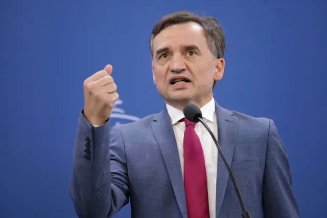 Ziobro zarzuca Żurkowi "kryminalne działania". "To jest walenie łomem w ustawy"