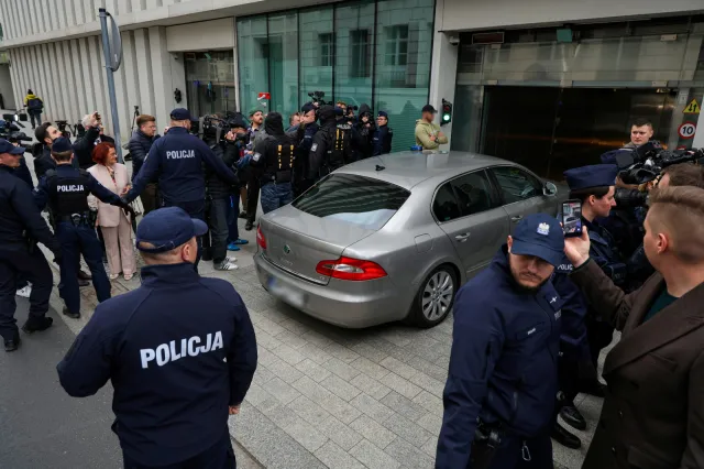Ziobro zatrzymany. Policja czekała już na schodach samolotu
