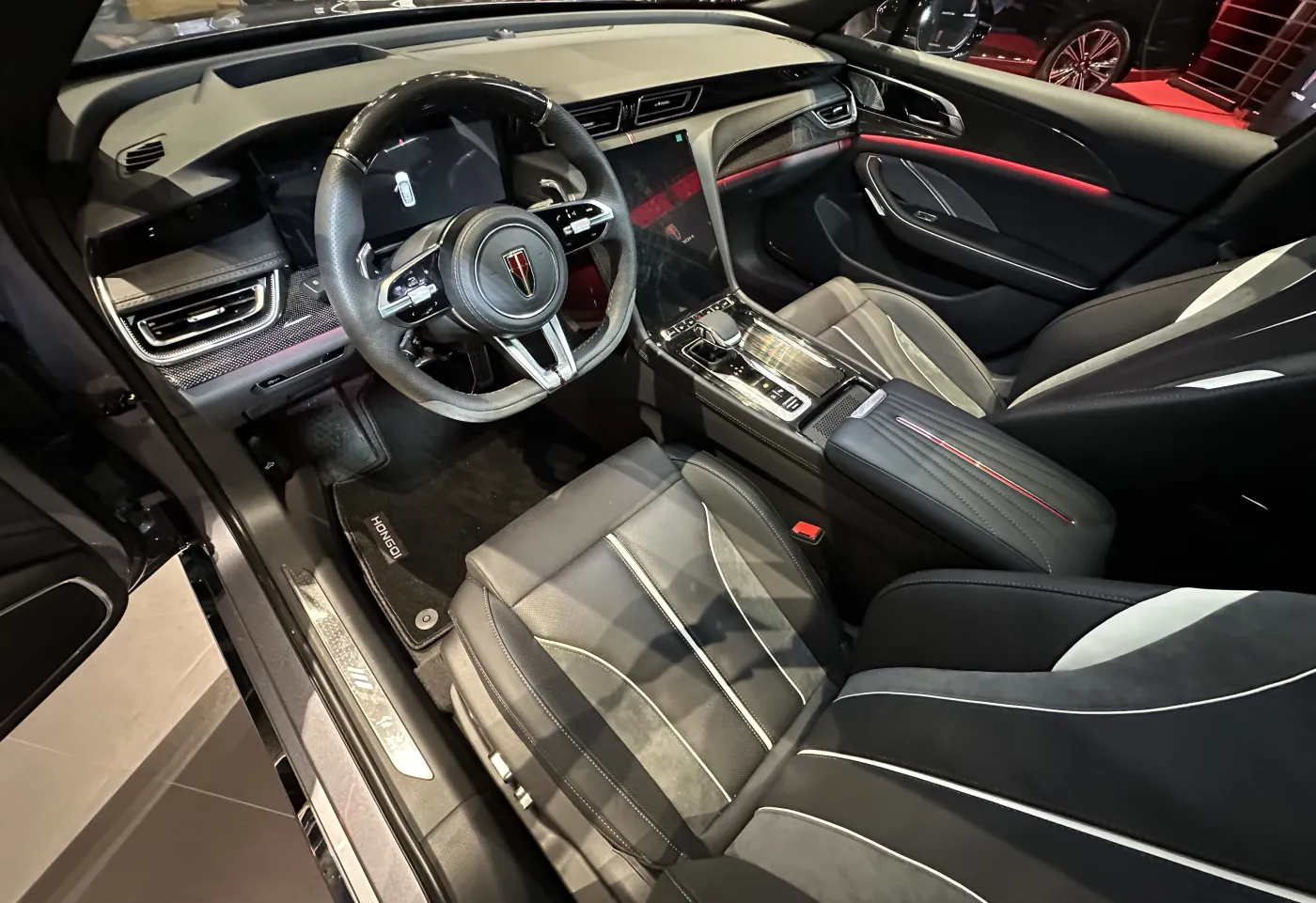 Hongqi H6