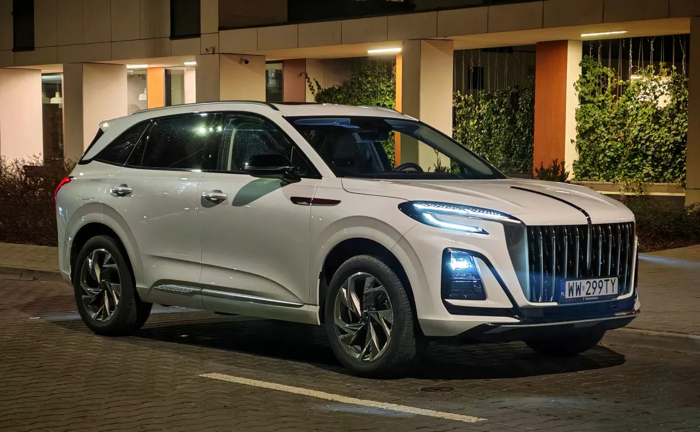 Hongqi HS3