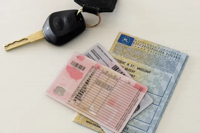 Każdy kierowca musi iść do urzędu. Kiedy obowiązek wejdzie w życie?