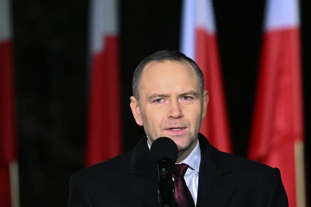 Nawrocki w Gdyni: Niech żyje wolna, niepodległa Polska! Precz z komuną!