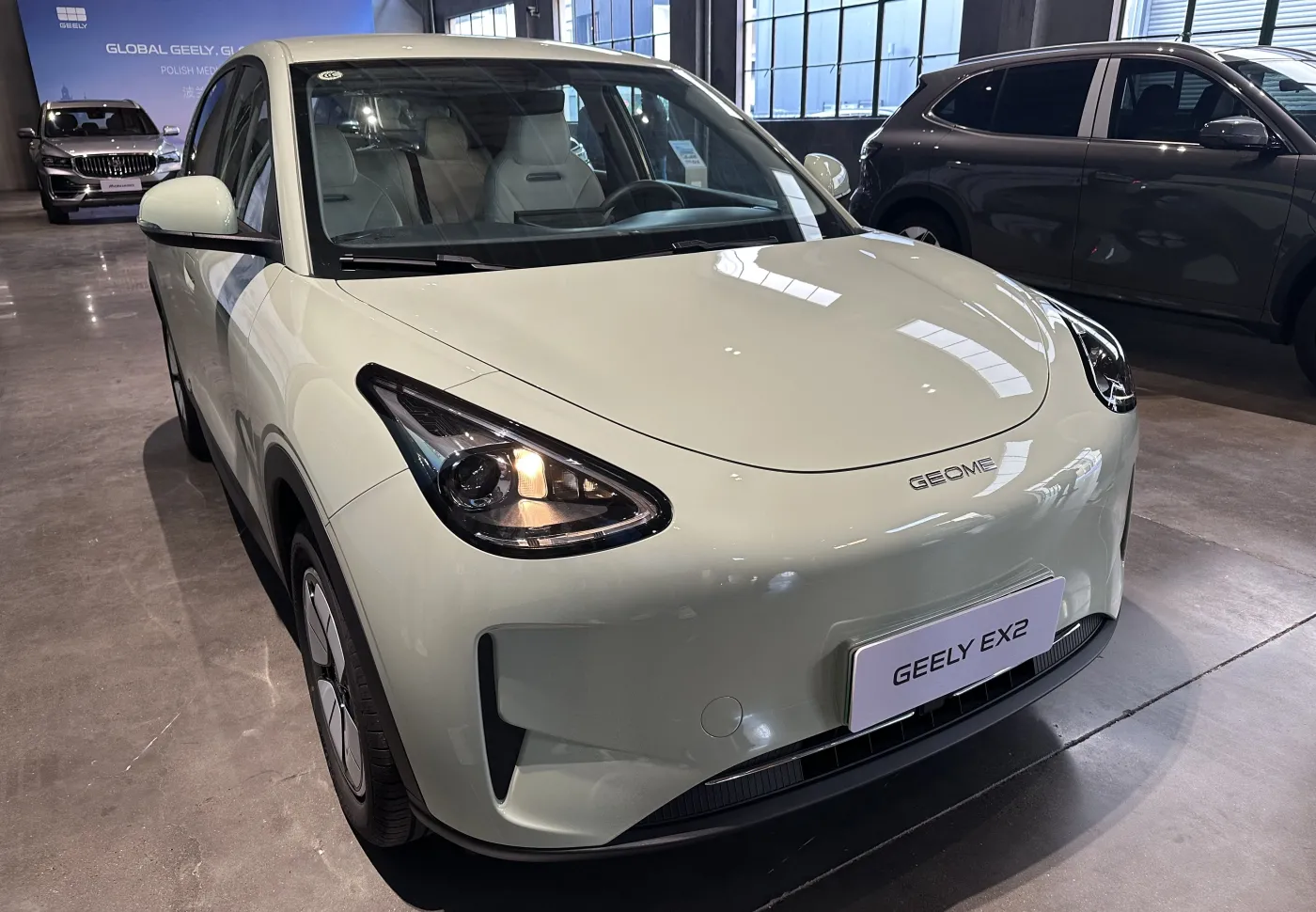Geely E2