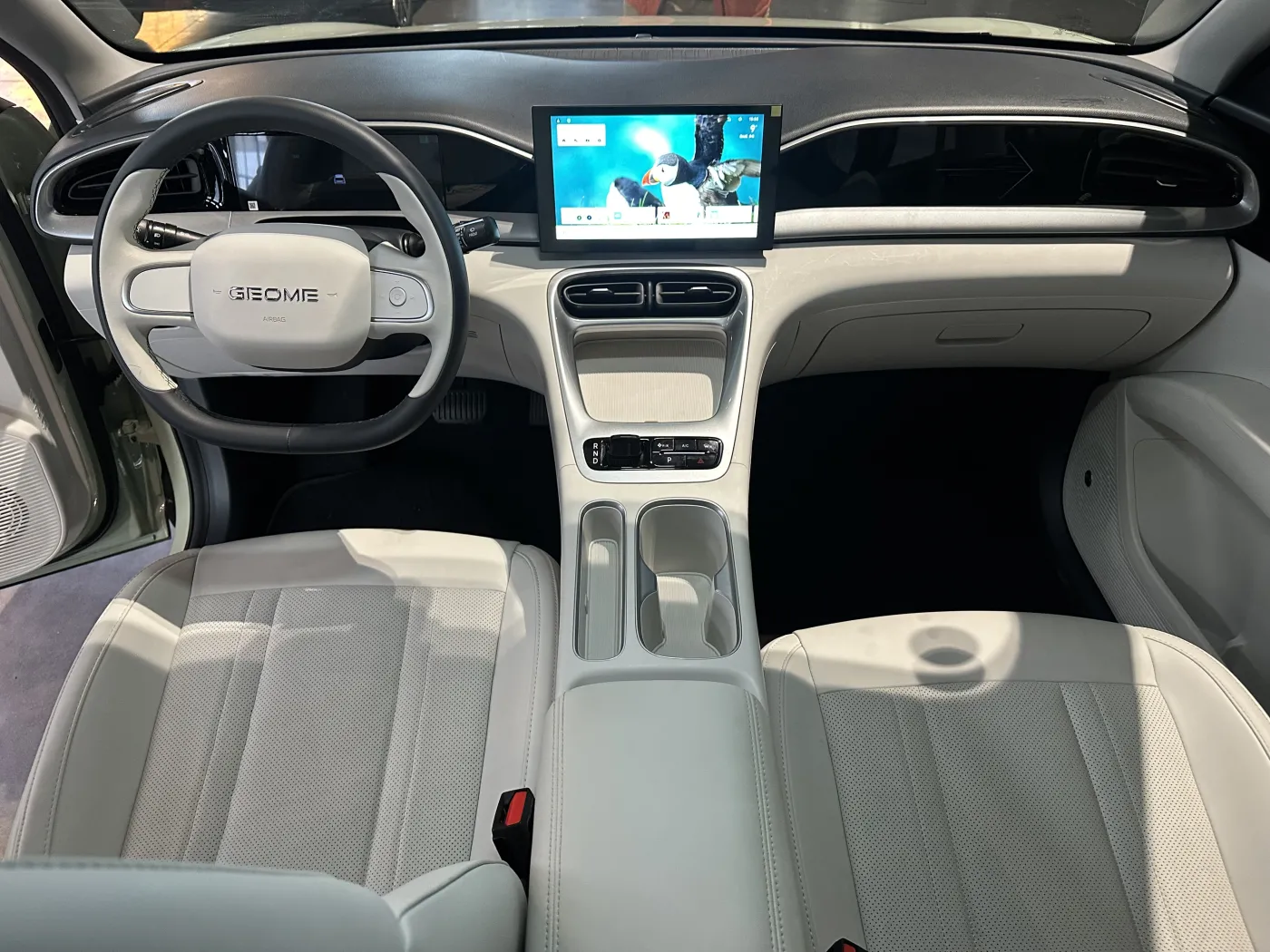 Geely E2