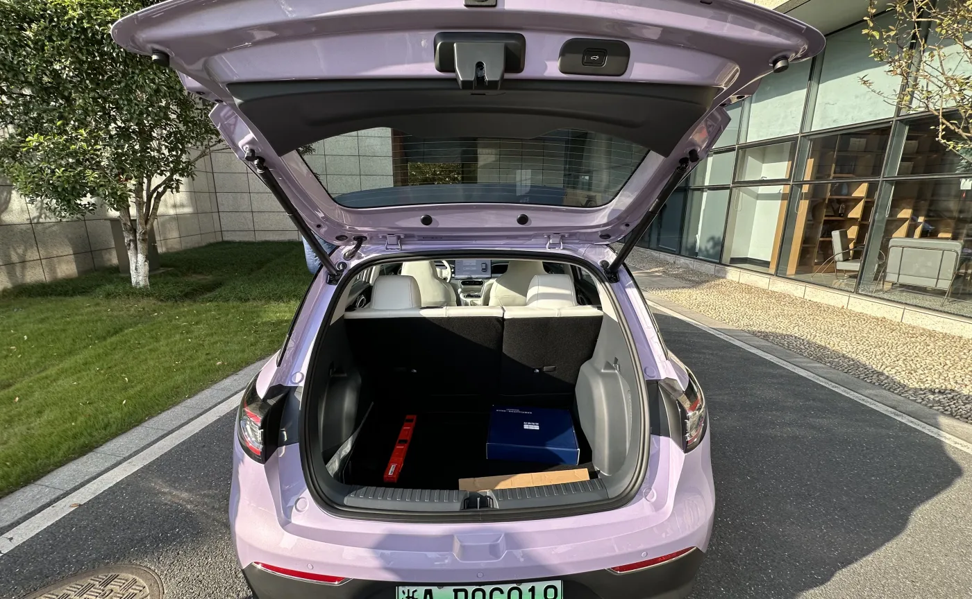 Geely E2