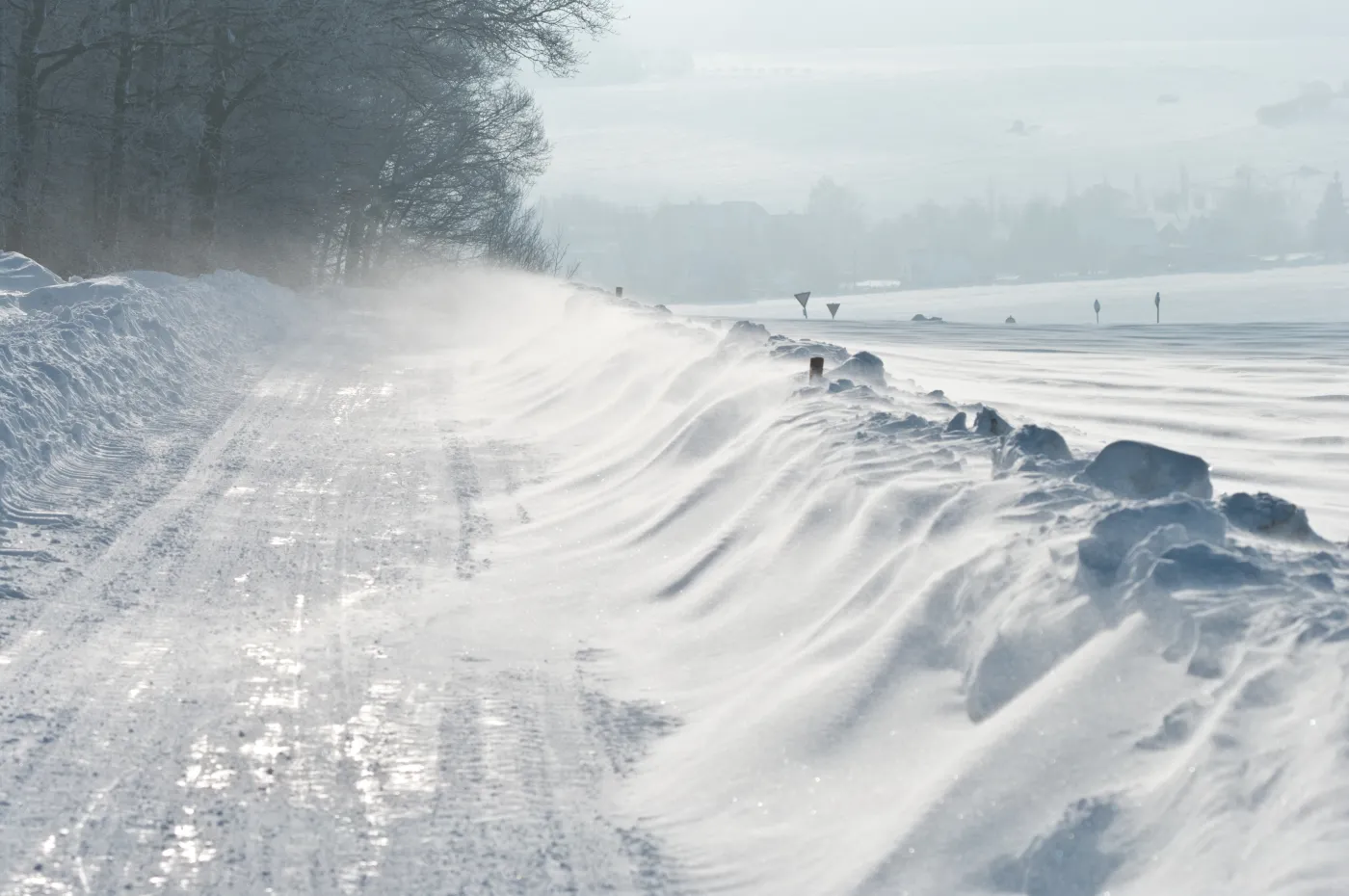 Nadciąga prawdziwa zima. Śnieg i silny wiatr