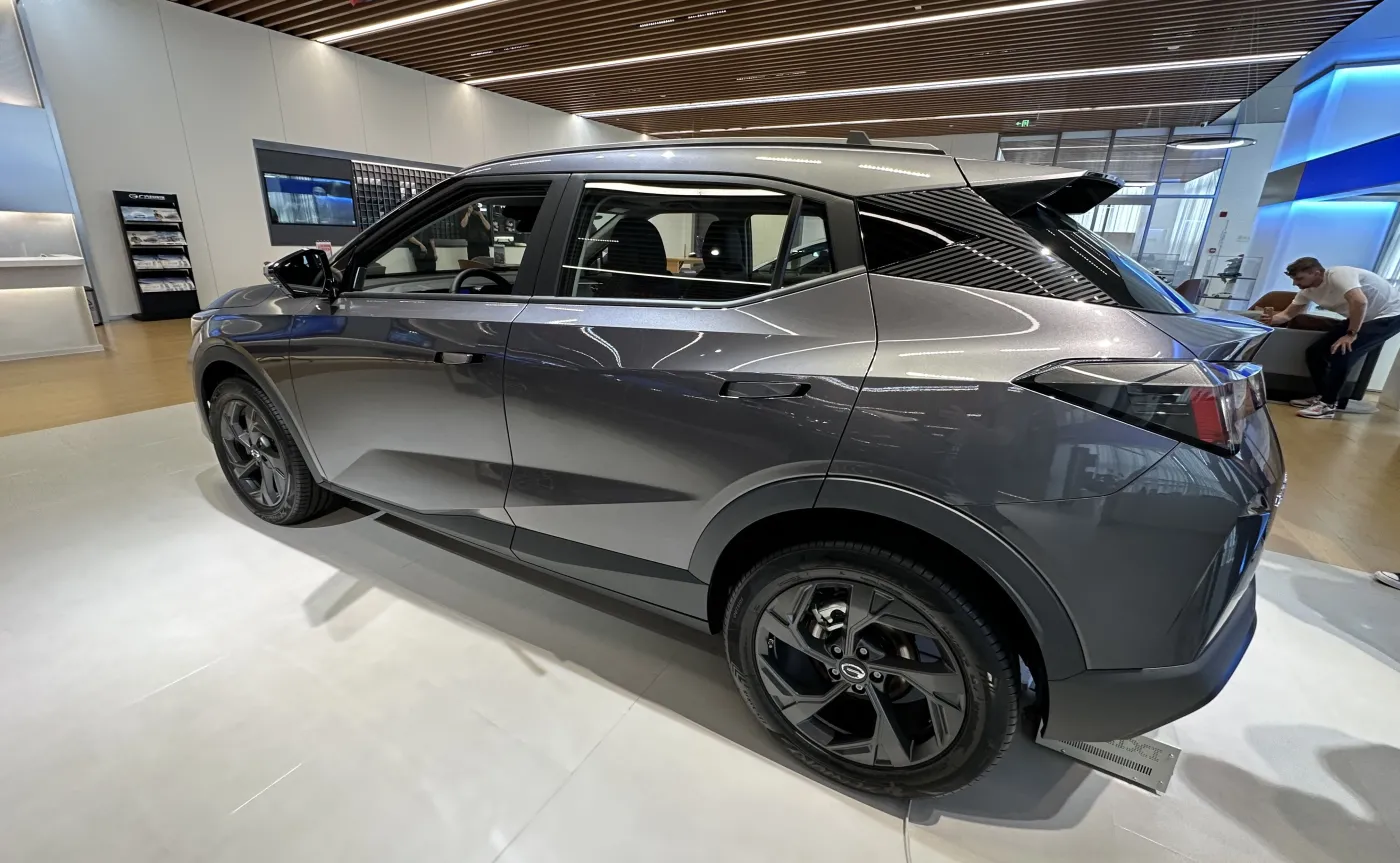 GAC Emzoom - Oto nowe auto za 68 640 zł. Ten SUV ma 177 KM i wygryza Dustera z rynku