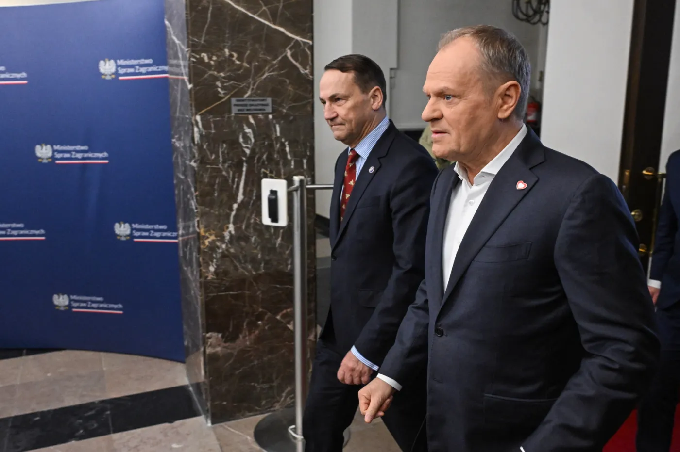 Donald Tusk, Radosław Sikorski