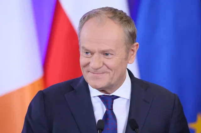 Tusk napisał o "Warszawie w Budapeszcie". Na reakcję PiS nie trzeba było długo czekać