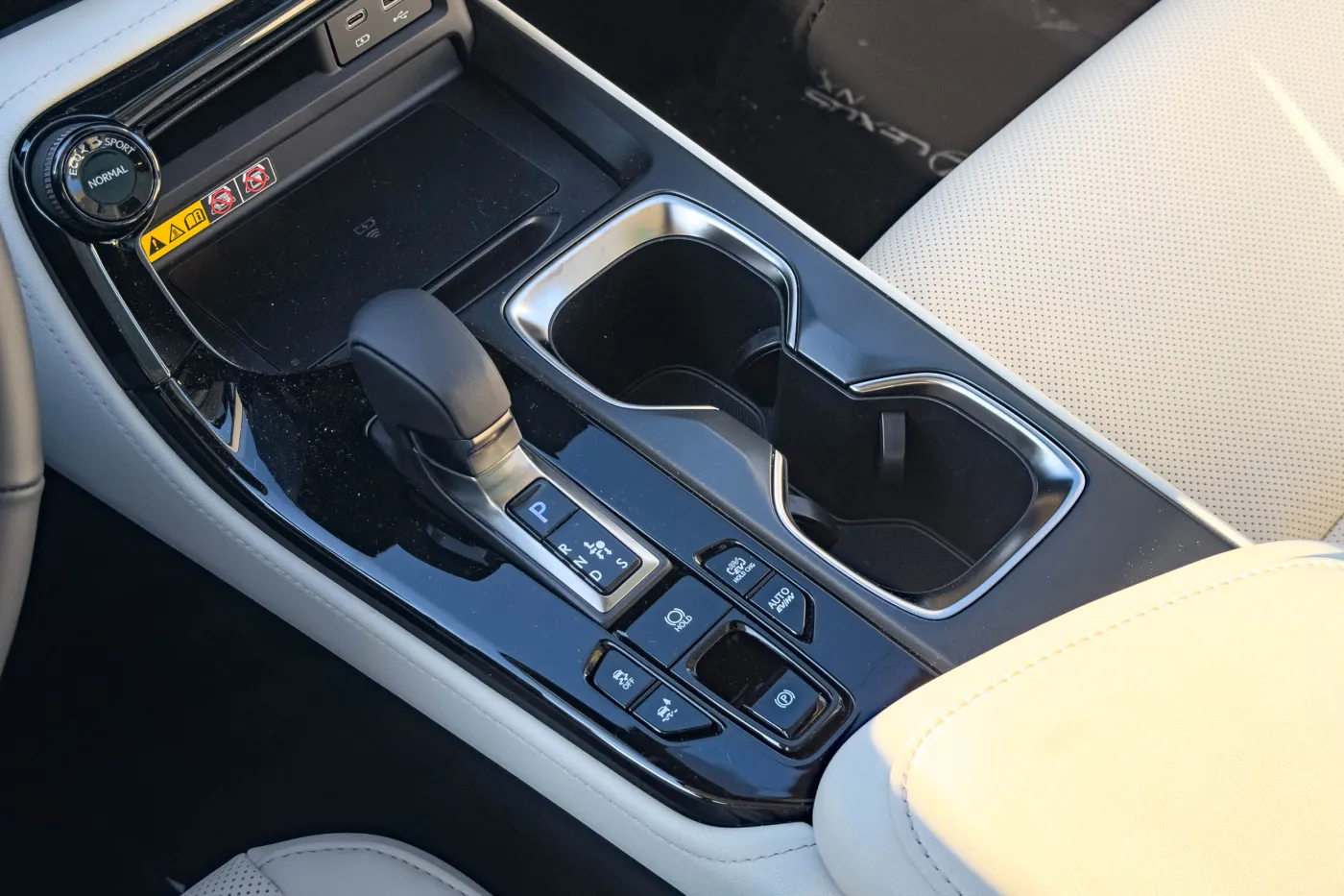 Lexus NX 450h+