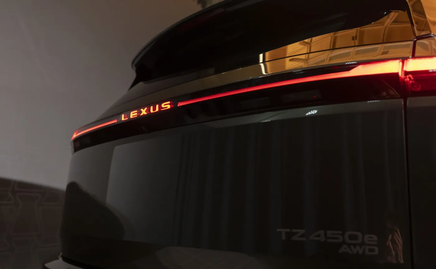 Nowy Lexus TZ