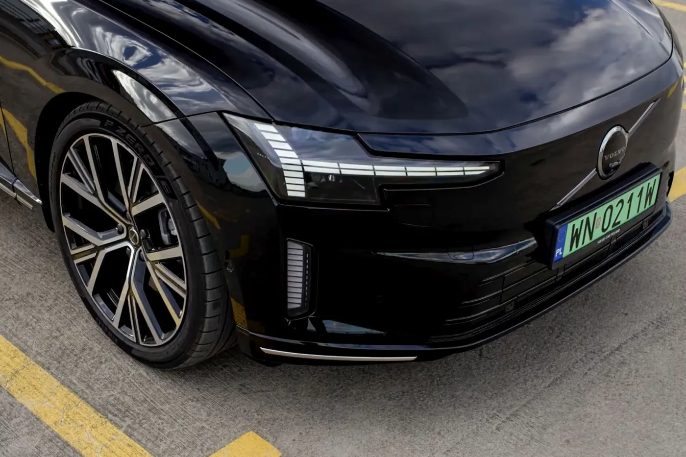 Volvo ES90