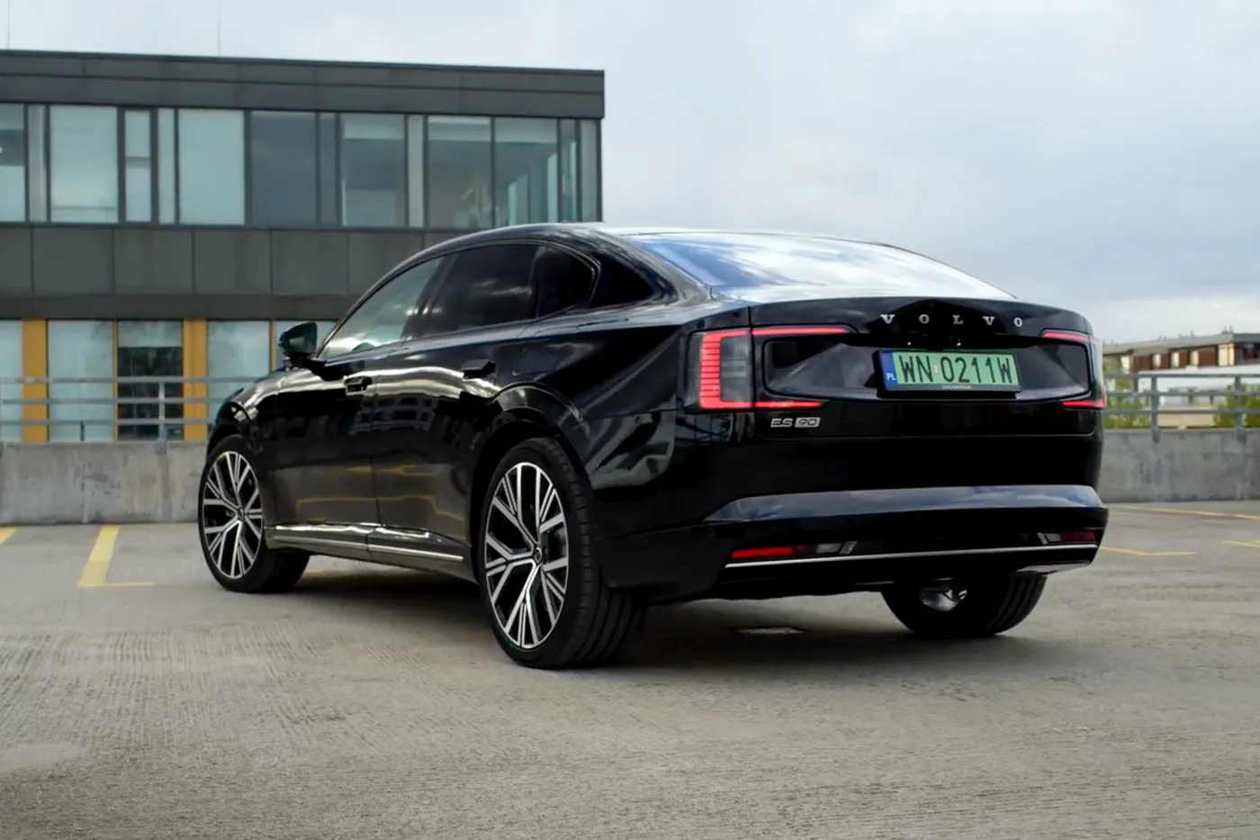 Volvo ES90