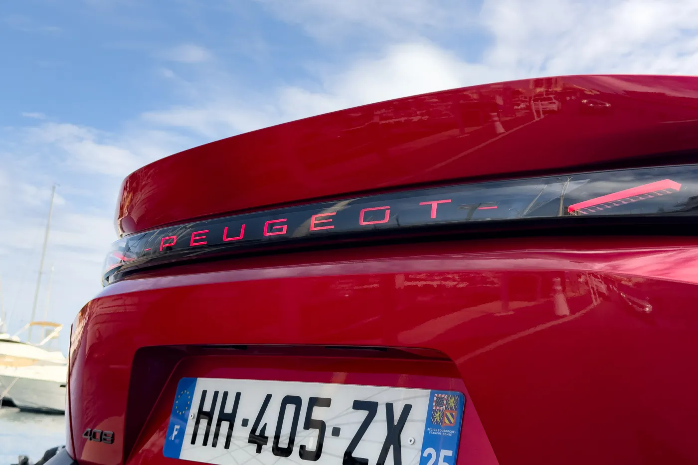 Peugeot 408