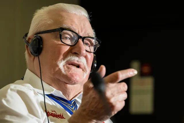Lech Wałęsa o zachowaniu europosłów PiS: Współczuję tej głupoty